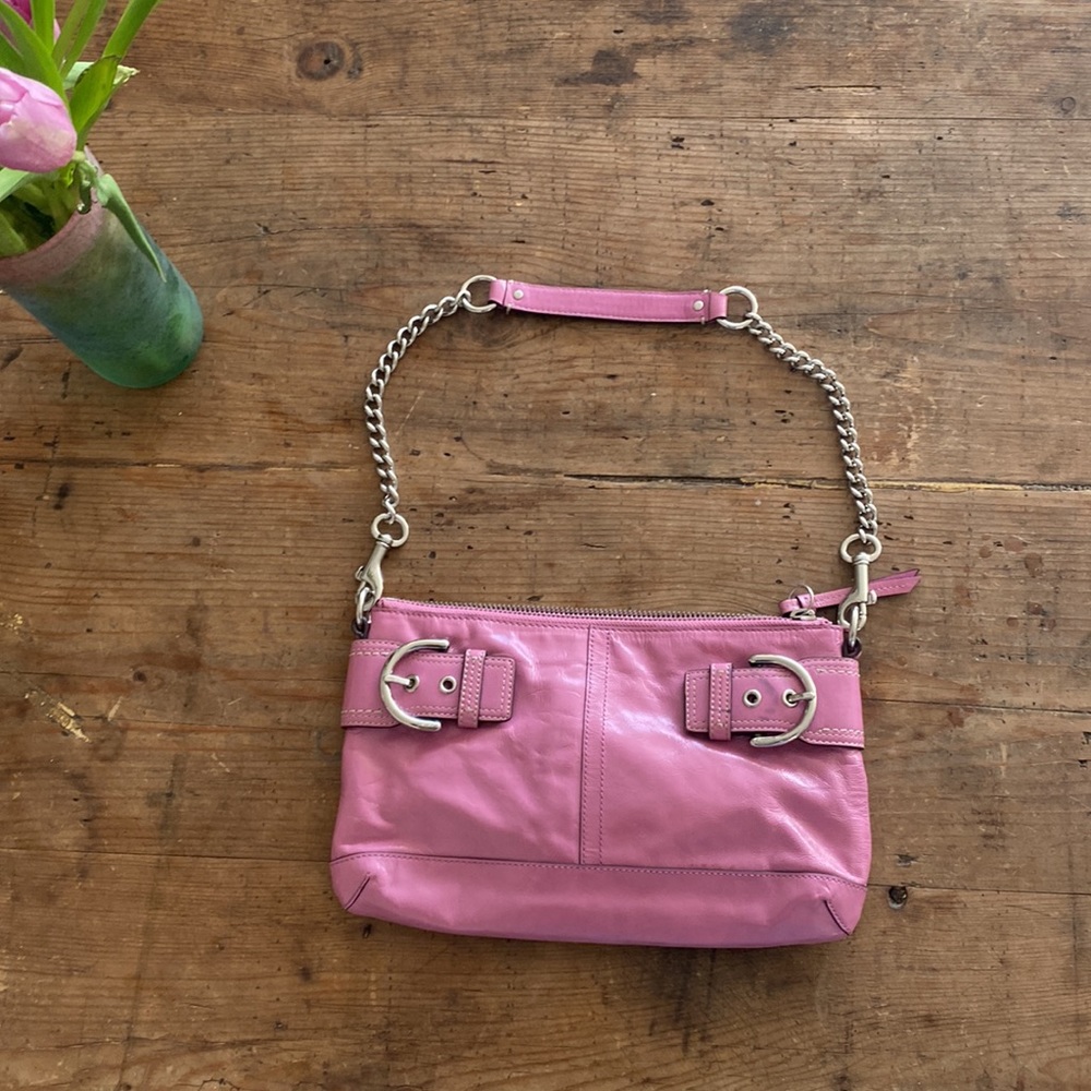 Y2K pink coach shoulder bag with chain